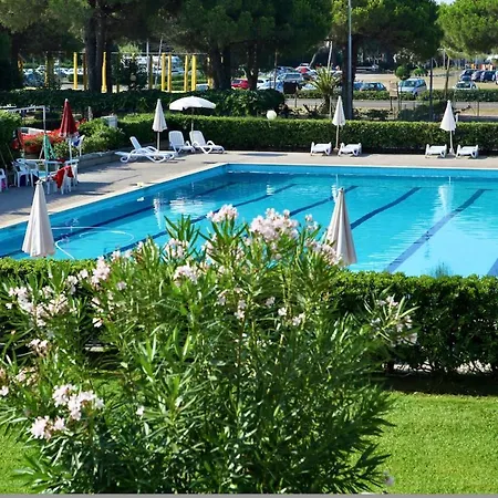 In With Swimming Pool In Marina Di Bibbona