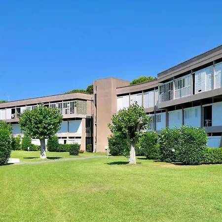 Aparthotel In With Swimming Pool In